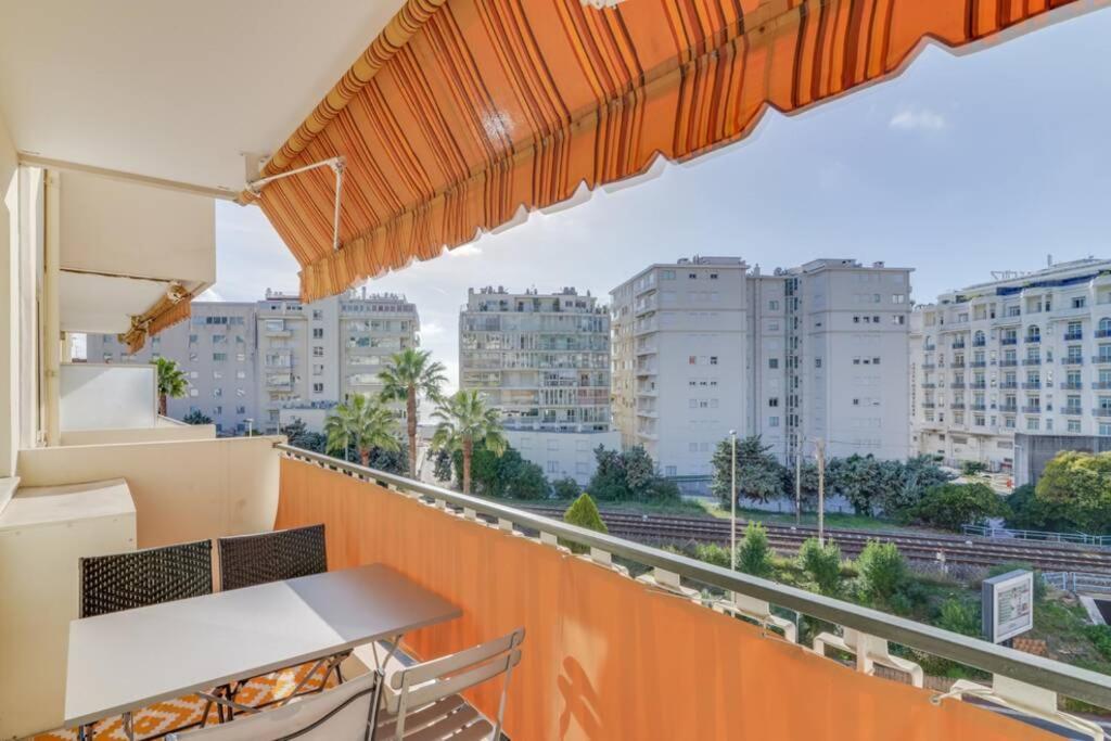 C066-Luxurious Apartment With Sea View - Канны Экстерьер фото