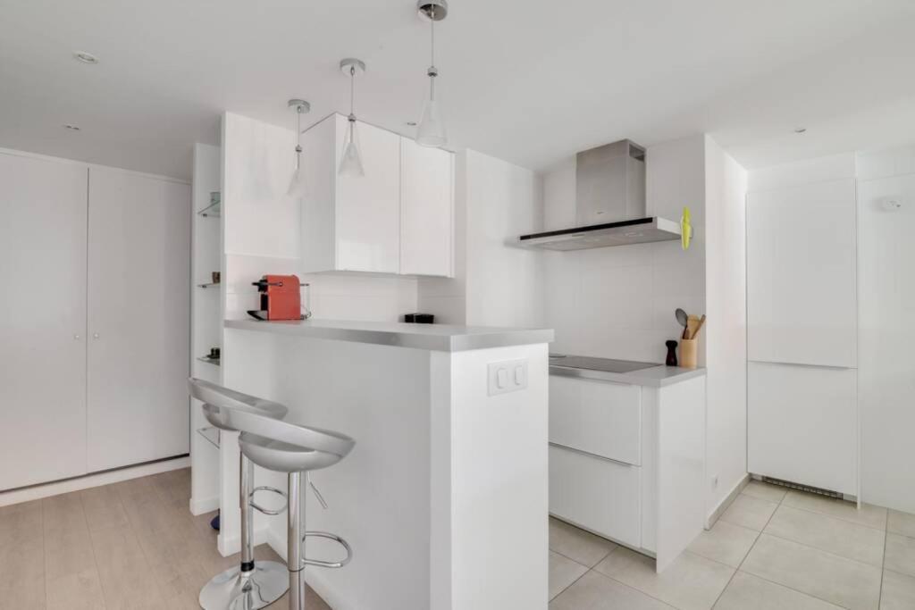 C066-Luxurious Apartment With Sea View - Канны Экстерьер фото